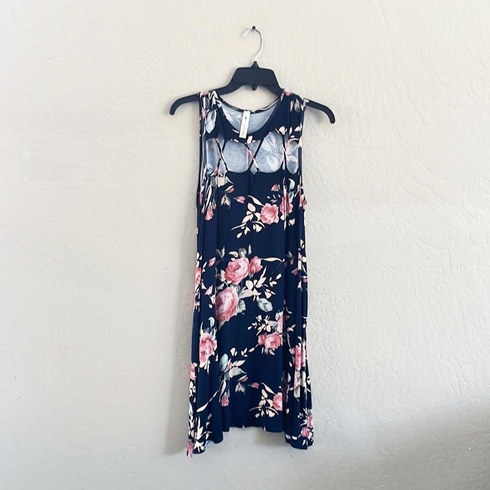 🌿Final Sale Vanilla Bay Dark Blue Floral‎ Dress